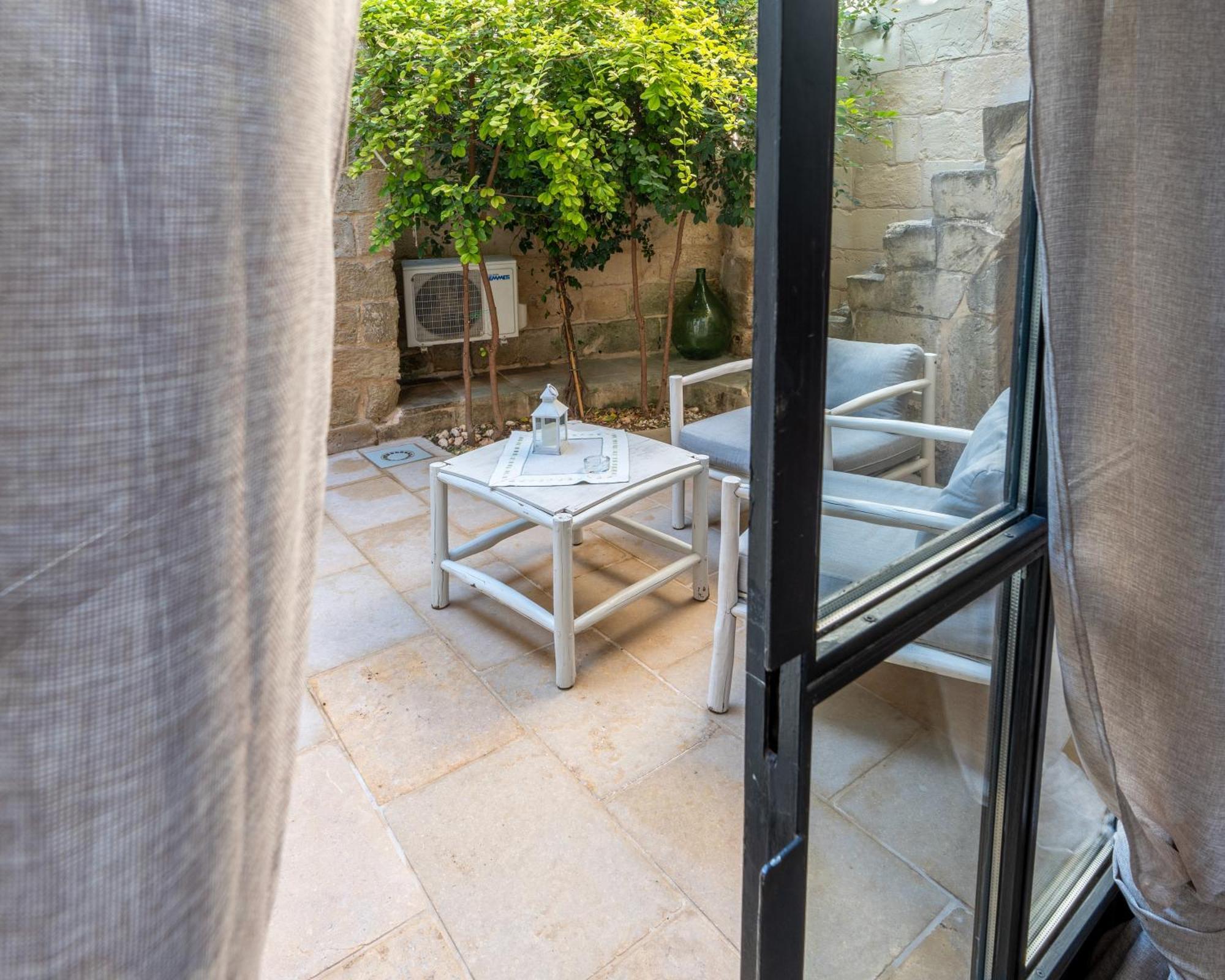 Bed and Breakfast La Dimora Delle Grazie San Cesario di Lecce Exterior foto